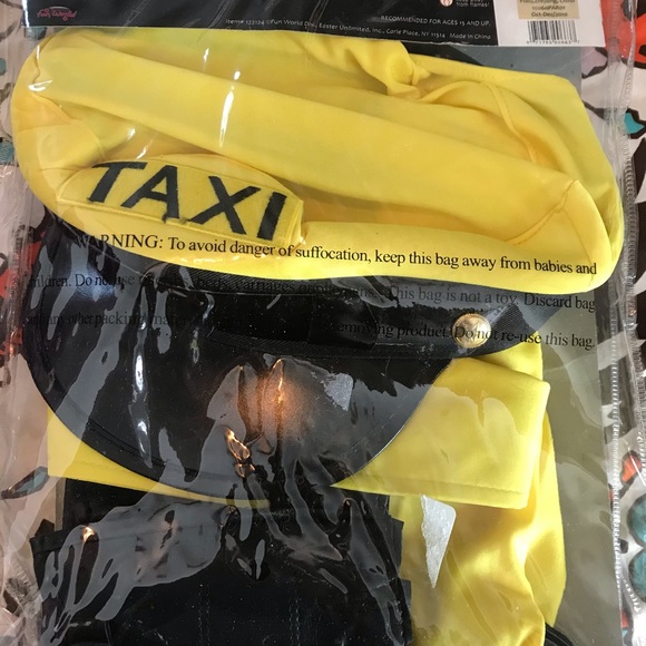 Woman’s Costume - Picture 4 of 12